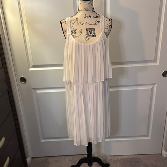 NY Collection White Pleated Dress - Picture 1 of 4